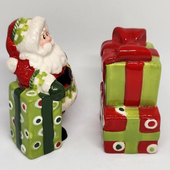 Fitz and Floyd Santa and Gift Salt and Pepper Shakers Vintage Christmas Decor - Picture 4 of 5